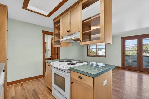 19 Gresham Street Ashland OR 97520