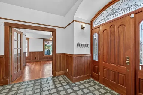 19 Gresham Street Ashland OR 97520