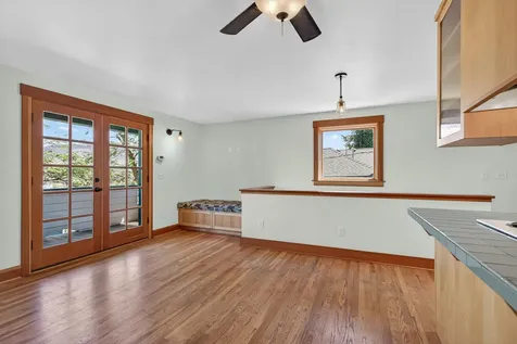 19 Gresham Street Ashland OR 97520