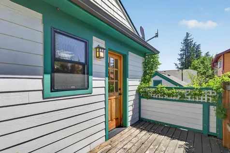 19 Gresham Street Ashland OR 97520