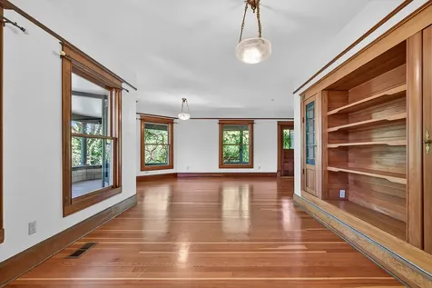 19 Gresham Street Ashland OR 97520