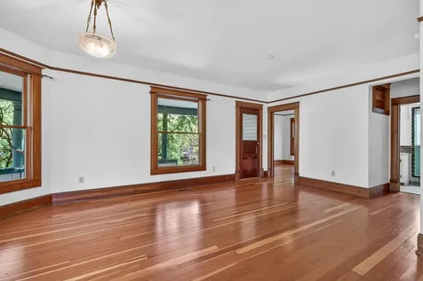19 Gresham Street Ashland OR 97520