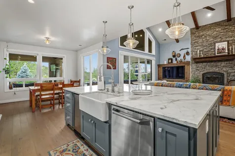 1884 S Obenchain Road Eagle Point OR 97524