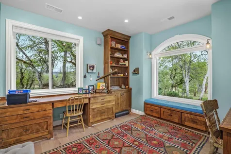 1884 S Obenchain Road Eagle Point OR 97524