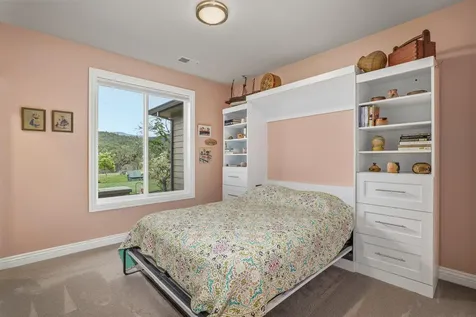 1884 S Obenchain Road Eagle Point OR 97524