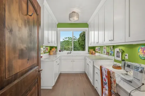 1884 S Obenchain Road Eagle Point OR 97524