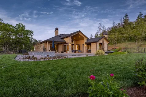 1884 S Obenchain Road Eagle Point OR 97524