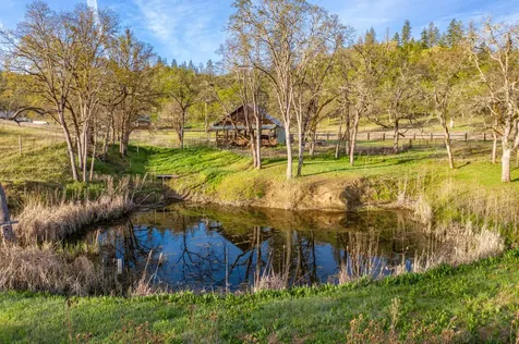 1884 S Obenchain Road Eagle Point OR 97524