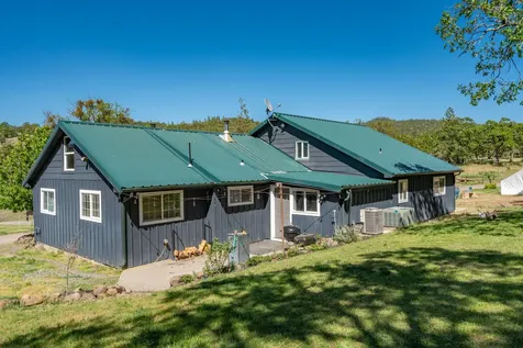 1884 S Obenchain Road Eagle Point OR 97524