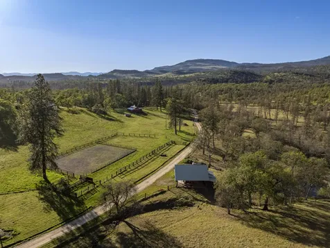 1884 S Obenchain Road Eagle Point OR 97524