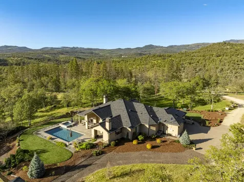 1884 S Obenchain Road Eagle Point OR 97524