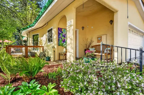 210 Oak Knoll Jacksonville OR 97530