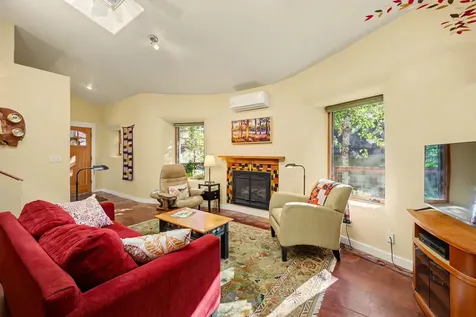 210 Oak Knoll Jacksonville OR 97530