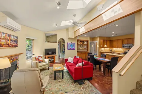 210 Oak Knoll Jacksonville OR 97530