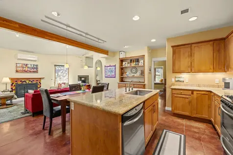 210 Oak Knoll Jacksonville OR 97530