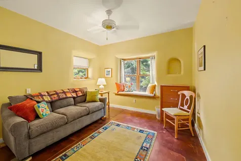 210 Oak Knoll Jacksonville OR 97530