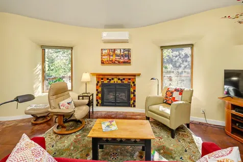 210 Oak Knoll Jacksonville OR 97530