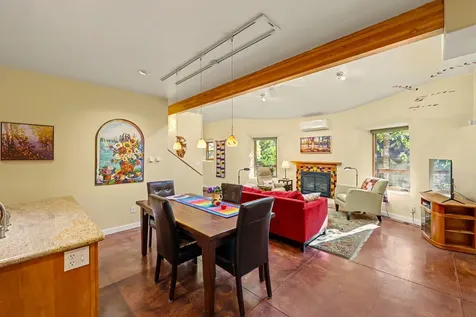 210 Oak Knoll Jacksonville OR 97530