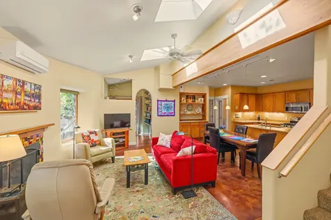 210 Oak Knoll Jacksonville OR 97530