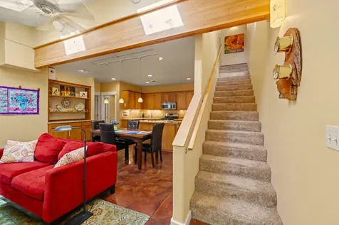 210 Oak Knoll Jacksonville OR 97530