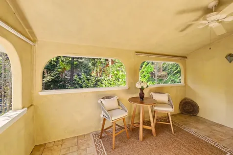 210 Oak Knoll Jacksonville OR 97530