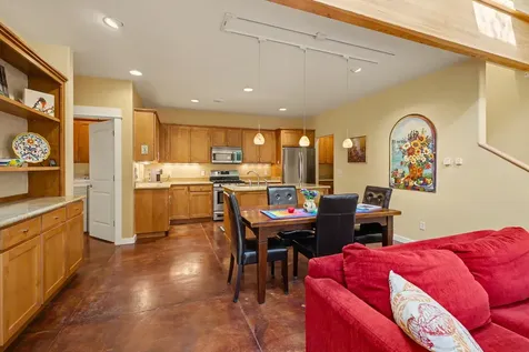 210 Oak Knoll Jacksonville OR 97530