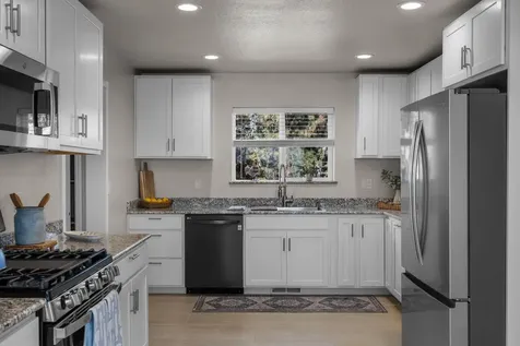 1736 SE Ironwood Court Bend OR 97702