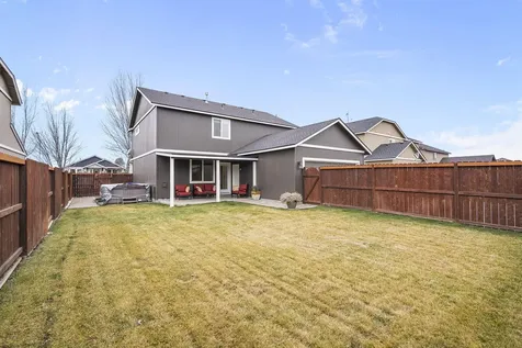 1320 NE 3rd Street Redmond OR 97756