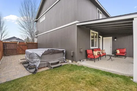 1320 NE 3rd Street Redmond OR 97756