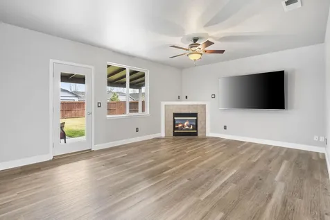 1320 NE 3rd Street Redmond OR 97756