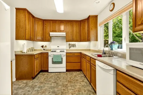1501 Lithia Way Talent OR 97540