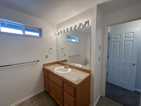 2211 SW Quartz Avenue Redmond OR 97756
