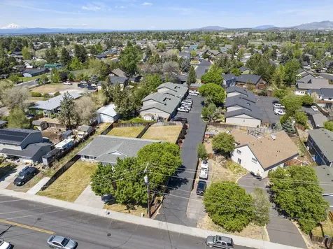 2211 SW Quartz Avenue Redmond OR 97756