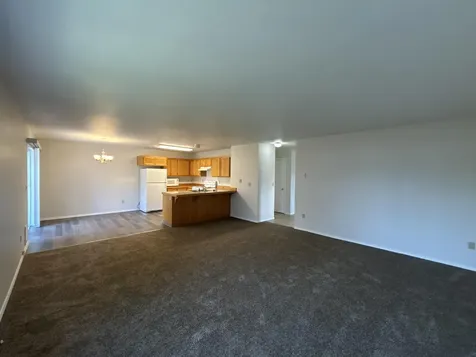 2211 SW Quartz Avenue Redmond OR 97756