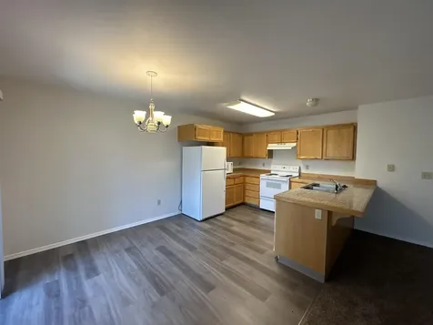 2211 SW Quartz Avenue Redmond OR 97756
