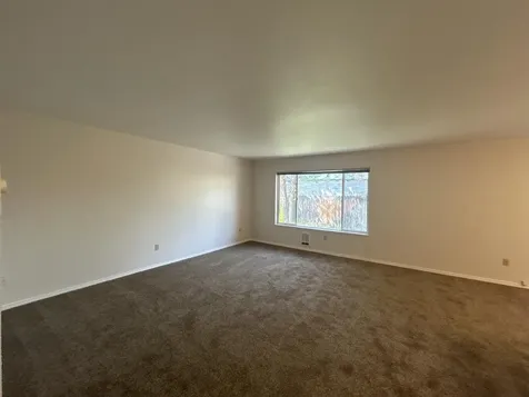 2211 SW Quartz Avenue Redmond OR 97756