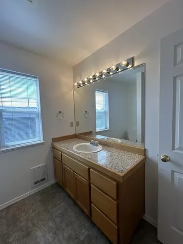 2211 SW Quartz Avenue Redmond OR 97756