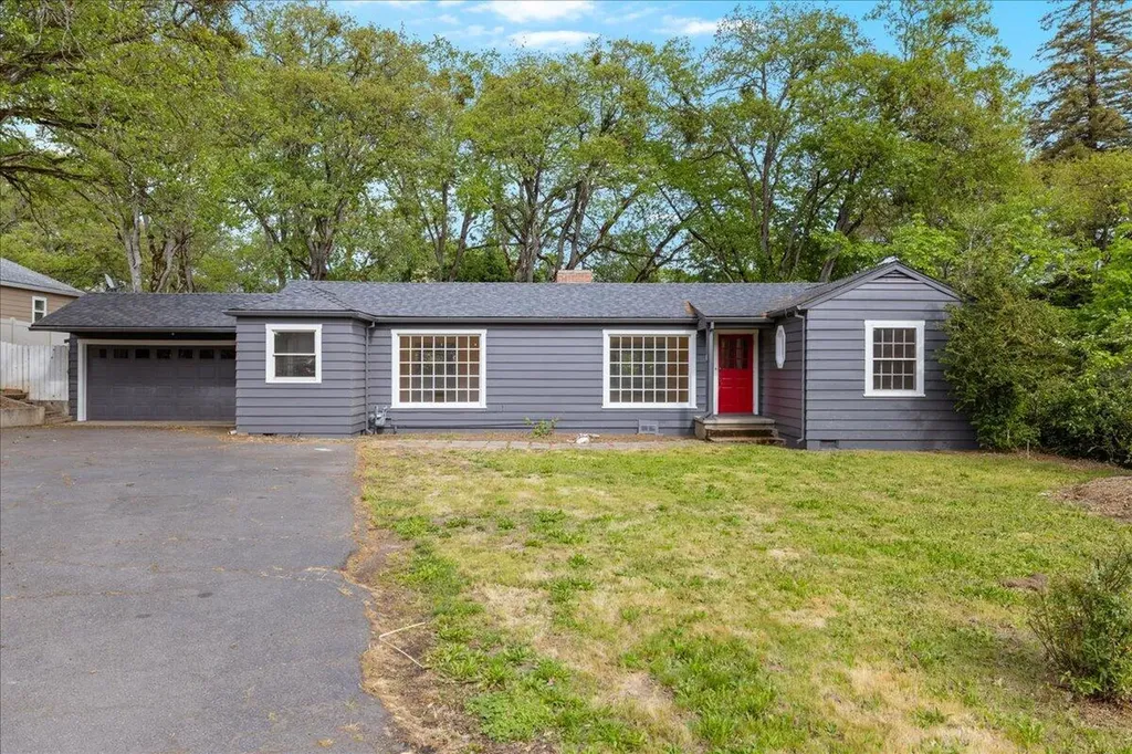 71 Black Oak Drive Medford OR 97504