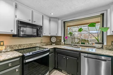 3173 Sycamore Way Medford OR 97504