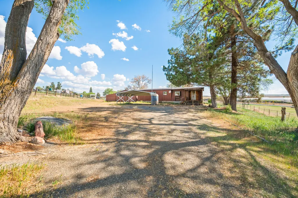 133 SW Tompsett Street Madras OR 97741