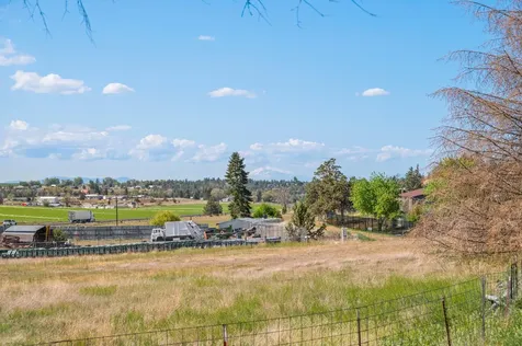133 SW Tompsett Street Madras OR 97741