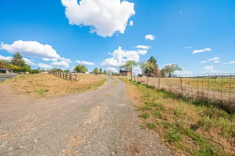 133 SW Tompsett Street Madras OR 97741