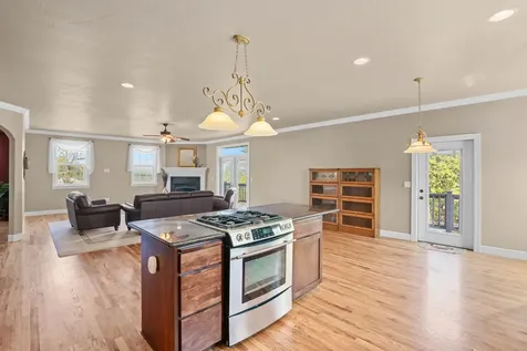 935 Applegate Street Jacksonville OR 97530