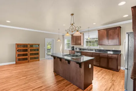 935 Applegate Street Jacksonville OR 97530