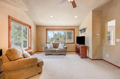 2236 NE Meadow Lane Bend OR 97701