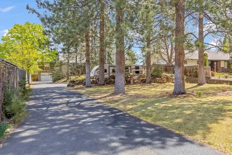 2236 NE Meadow Lane Bend OR 97701