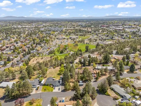 2236 NE Meadow Lane Bend OR 97701