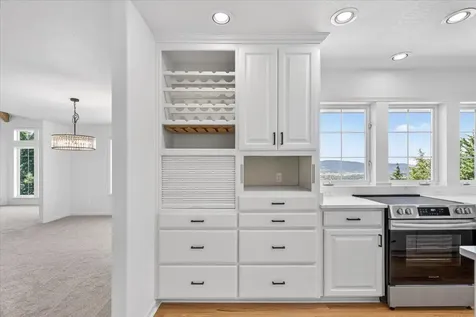 1544 Satellite Medford OR 97504