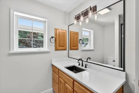 1544 Satellite Medford OR 97504