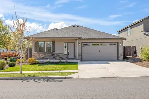 2510 NW Hemlock Way Redmond OR 97756